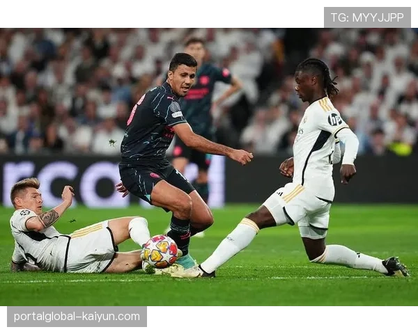 曼城瞄准切尔西中场恩佐 罗德里示好皇马引发连锁反应